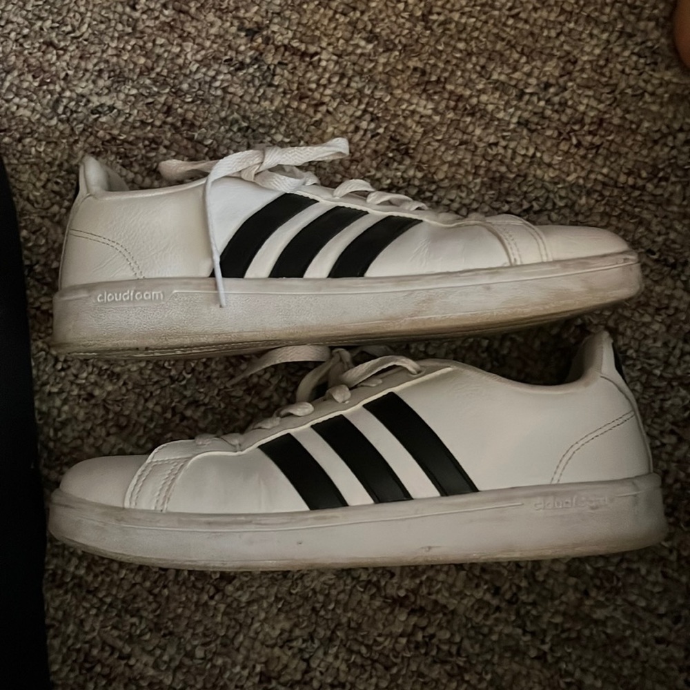 Adidas cloud foam shoes